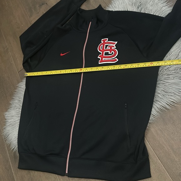 Men, St. Louis Cardinals Nikes zip up sweatshirt - Picture 17 of 17